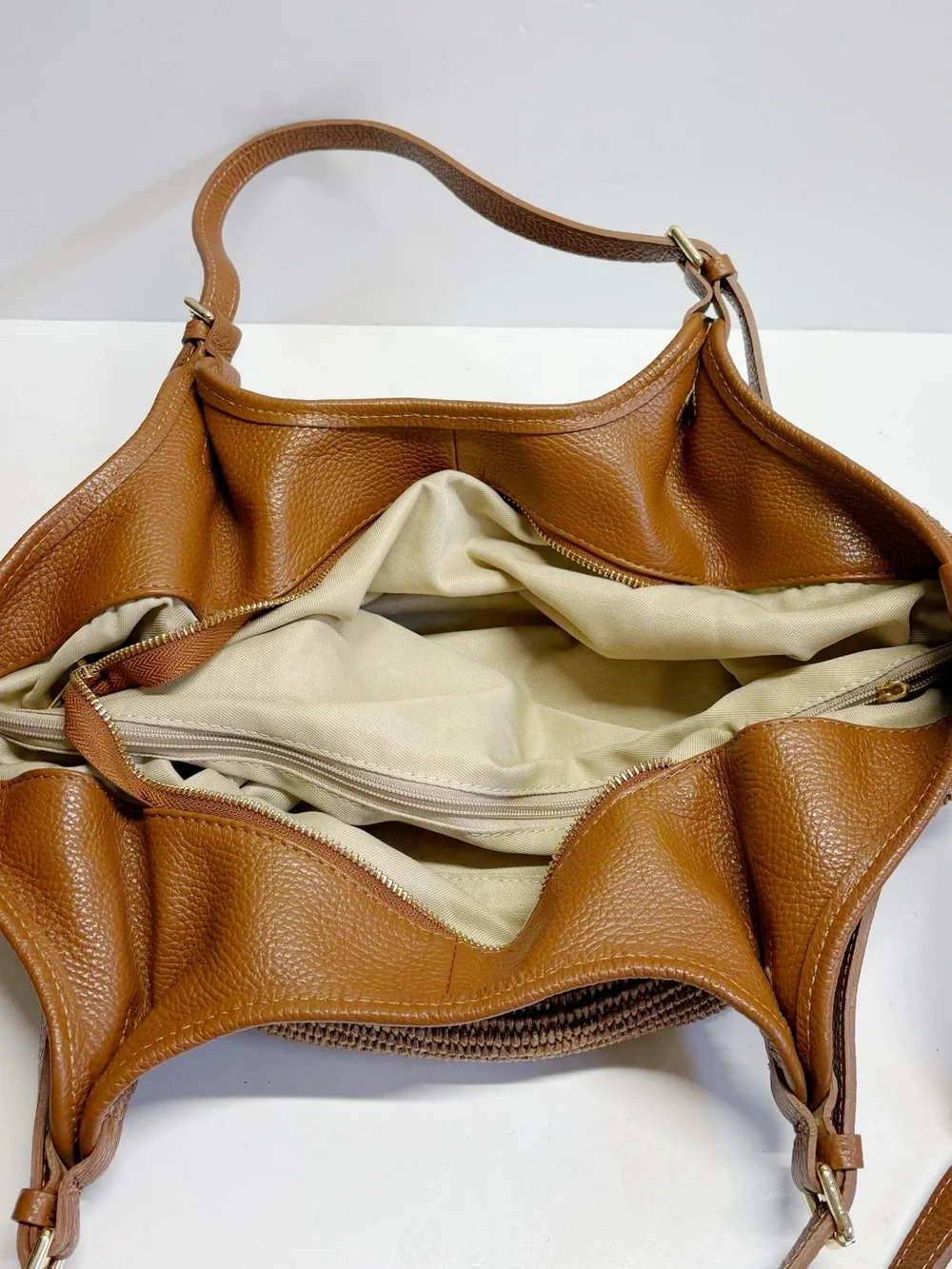 Vera Pelle spacious woven